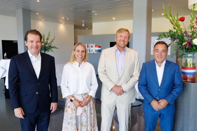 Koning Willem-Alexander bezoekt VDL Groep