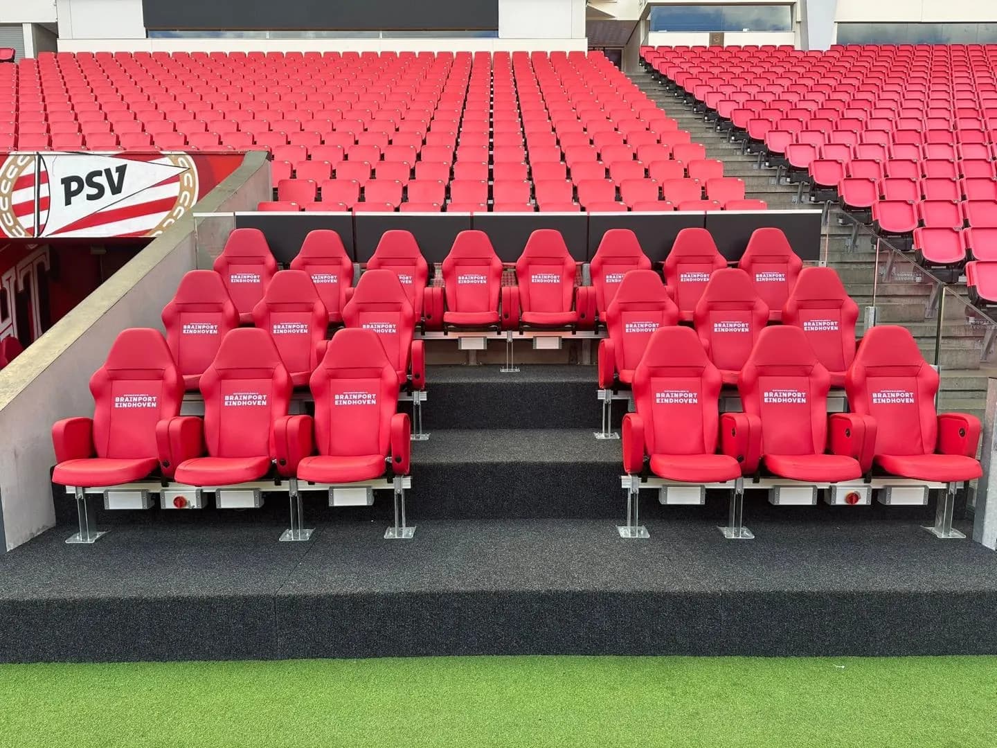 PSV Dugout
