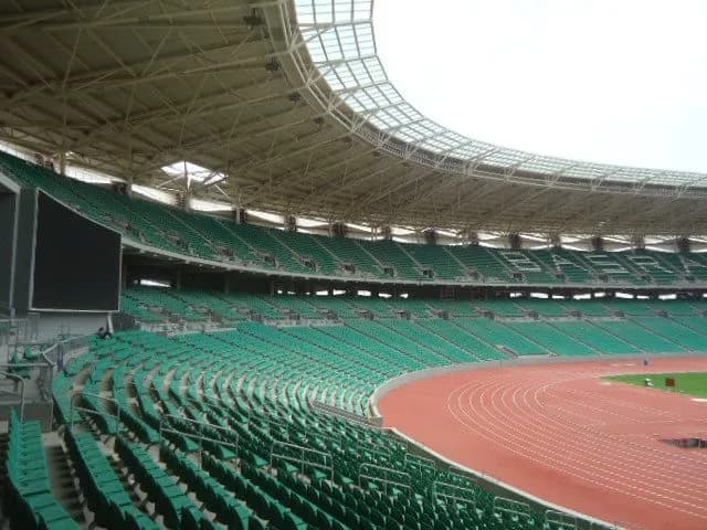 Basra (80.000 kuipstoelen)